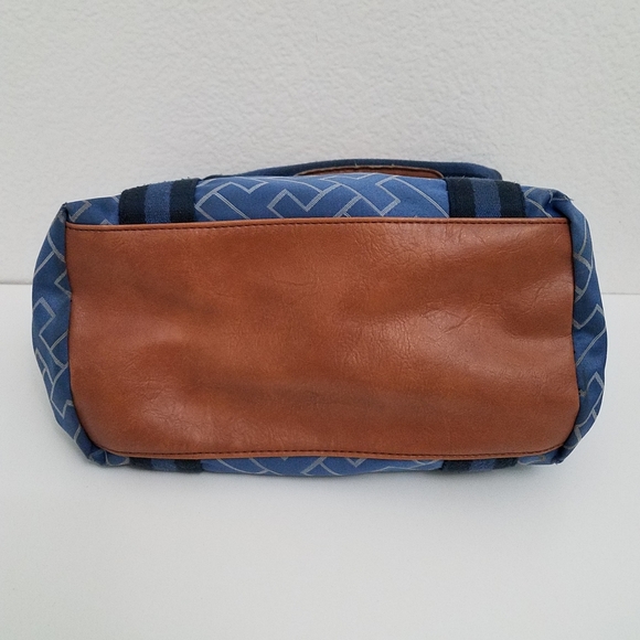 $10 Tommy Hilfiger American Classics Handbag - Picture 10 of 16